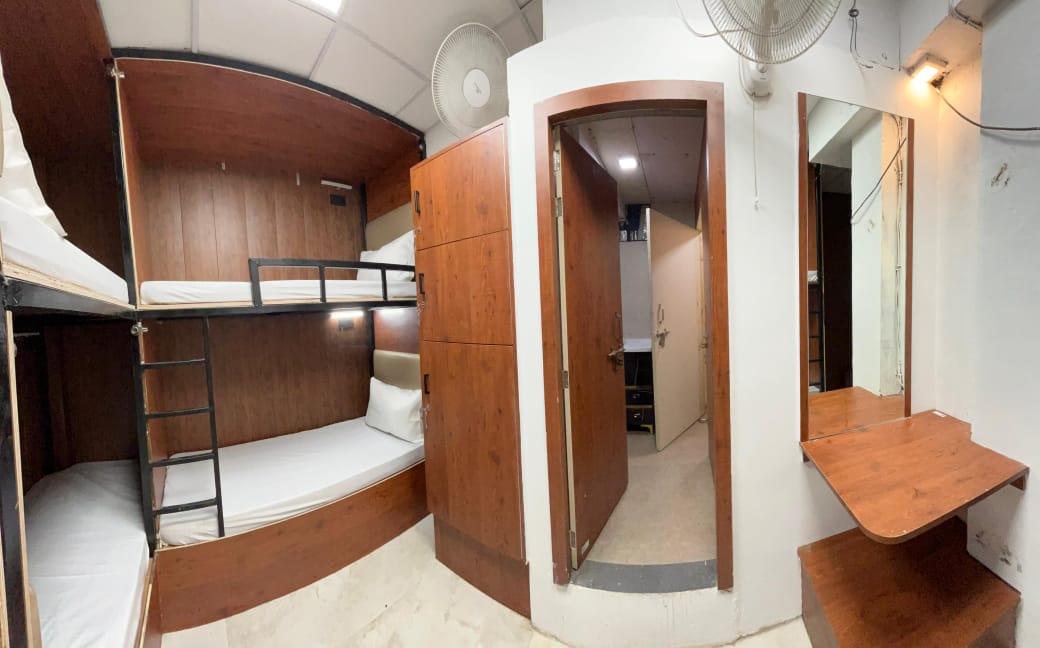 6 BEDDED DORMITORY